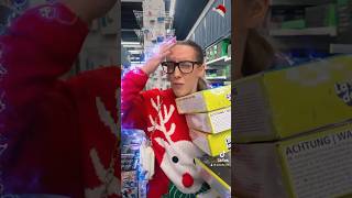 Quand la justicière intervient pour les cadeaux de Noël 22… tiktok sketch divertissement [upl. by Halsted774]