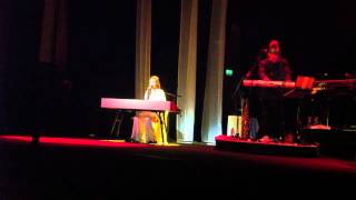 Laleh  Du Följer Med Mig Västerås Konserthus 20120419 [upl. by Aniaj]