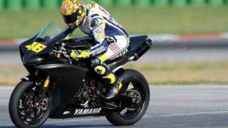 VALENTINO ROSSI SCATENATO TORNA IN MOTO CON LE STAMPELLE [upl. by Kistner]