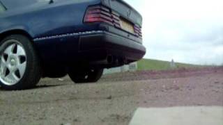 MERCEDES C124 300 turbo diesel uitlaat geluid exhaust sound [upl. by Nahsab688]