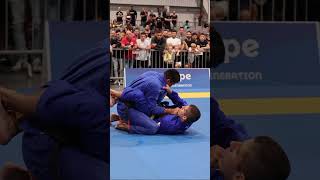 2 years ago Tainan Dalpra pulled this move off at Jiu Jitsu Con ibjjf cbjj bjj jiujitsu [upl. by Ybsorc424]