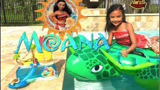 Moana IRL Rescues Moana Hei Hei Canoe Island Adventure Set Unboxing  Toys Academy [upl. by Asseram]