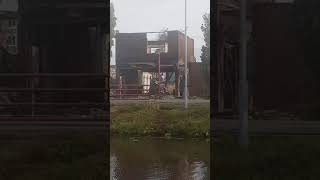 Slopen na brand in musselkanaal Electrozaak [upl. by Craggie]