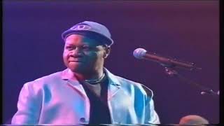 Papa Wemba  Phrase live au zénith de Paris lan 2000 IGWEJUNIOR1030 [upl. by Volding]