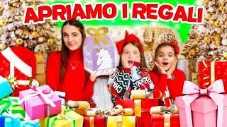 VLOG APRIAMO Tutti i REGALI di AURORA e LUDOVICA RICEVUTI da BABBO NATALE [upl. by Cardie]