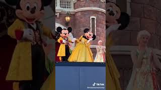 Mickey and Minnie Mouse kissing at Shanghai Disneyland HD [upl. by Yerd]