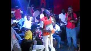 DINO MALACHIE LE CHAMPION DAFRIQUE EN LIVE  LES BIENFAITEURS [upl. by Eelirrem]