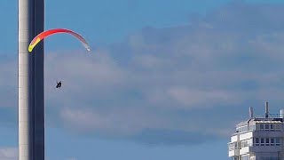 240928 Paraglider Brighton Beach Landing [upl. by Tarrsus]