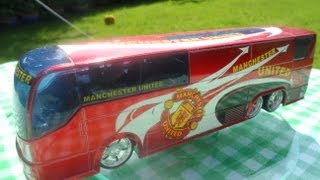 TOP MANCHESTER UNITED MAN U FC TOY TEAM BUS FROM HAMLEYS TOY SHOP LONDON [upl. by Collen]