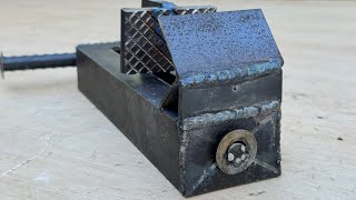 great secret idea for making a vise at the workbench [upl. by Adnahsar]