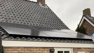 Zonnepanelen plaatsen [upl. by Ahsihat]