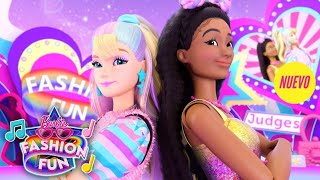 ROUND 1 ¡TEAM BARBIE TIENE UN NUEVO PLAN 💜🍬✨  Barbie Fashion Fun en Español Latino [upl. by Sad]