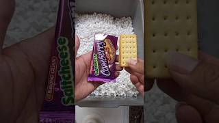 Mencari dan menemukan jajanan Khong guan biscuit comberry saltcheese didalam kardusshortsvideo [upl. by Dumah]