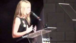 Shakira Mebarak Discurso parte 1 Inauguración Escuela Fundación Pies Descalzos Barranquilla [upl. by Tristan]