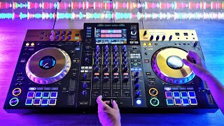 PRO DJ MIXES IN KEY ON THE GOLD XDJXZ  Fast and Creative DJ Mixing [upl. by Midan663]