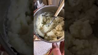 Idahoan Roadted Garlic And Parmesan Instant Mashed Potatoes Live Review [upl. by Isolt405]