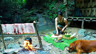 Picking Wild Edible Plants Catching Stream Fish Cooking Fish Hot Pot [upl. by Neuburger]