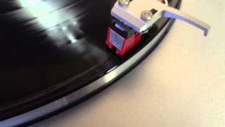 Demo JVC QLA200 turntable [upl. by Prisca922]