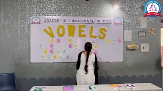 Introducing VOWEL activity to UKG class vowels oracle school englishlanguage aeiou [upl. by Pazit85]