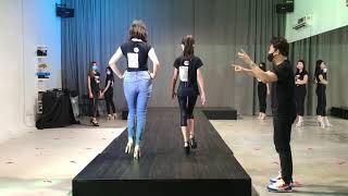 Duet ｜ Learn catwalk  Modeling  Runway walk  How to walk [upl. by Eirol145]