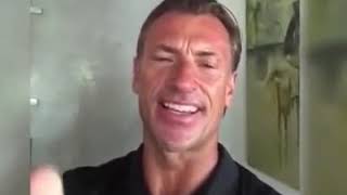 Hervé renard chante marocain هرفي رونار يغني بالدراجة المغربية [upl. by Jeannine]