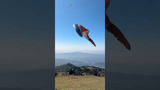 Ye kesi landing h birbillingparagliding youtubeshorts subscribe mountains paragliding [upl. by Derr]