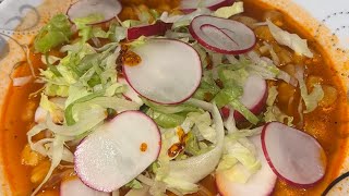 Como hacer un delicioso pozole rojo de pollo  una receta deliciosa y fácil [upl. by Alyakim]