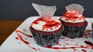 Cupcakes Pastelitos Sangrientos Para Halloween  ¡Auch  Mi Cocina Rápida [upl. by Ynohtnael]