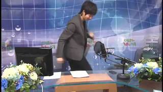 120211 Heechul dancing to MiinahBonamana  SungDong Cafe SUPER JUNIOR [upl. by Bernard]