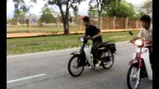 rempit besut honda c70petok vs ex dream SE [upl. by Anetta594]