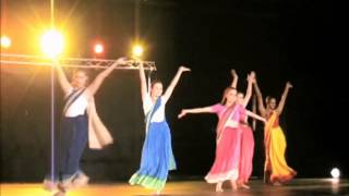 Danse indienne  Bole Chudiya [upl. by Anileme]