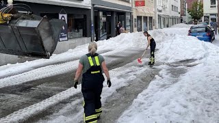 Winterdienst räumt Hagelberge in Reutlingen [upl. by Amadeus]