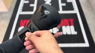 Venum MMA Sparring Handschoenen Challenger 30  ZwartZwart [upl. by Wendall263]