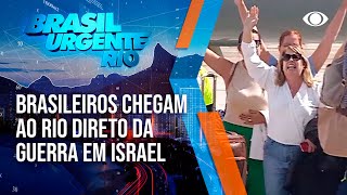 Brasileiros chegam de Israel e se ajoelham ao desembarcar [upl. by Artemas]