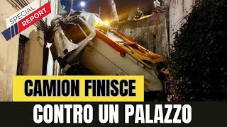 quotRoma Camion della Spazzatura Finisce Contro un Palazzo Ferita lInquilinaquot [upl. by Asoramla]