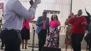 Sihamba noJesu Sihamba neQhawe  Emmanuel Ministry Group [upl. by Hillell209]