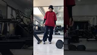 Hijabi girl workout in Gym public reaction Gym as a Hijabi girl comment for if any questions [upl. by Antony543]