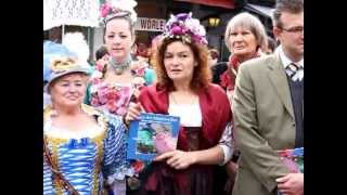 Vikutalienmarkt München  Buchvorstellung Tanz der Marktweiber [upl. by Aipotu997]