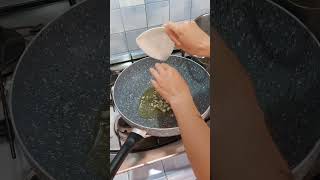 Ricetta Pasta con Pomodorini Gialli Datterini e Basilico [upl. by Mouldon]