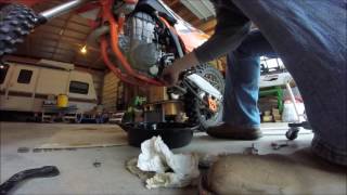 HOW TO CHANGE OIL IN KTM 450SX 2013 [upl. by Ahsiadal]