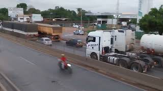 estou aqui em Rondonópolis óleo o trânsito de carreta e carro e moto aqui no Mato Grosso [upl. by Bonis]