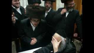 Lipa Schmeltzer Sings For Rav Elyashiv Ztquotl 98th Birthday [upl. by Warram]