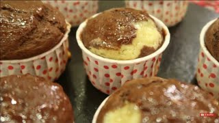 muffin chocolat vanille مافن بالشوكولا ببيضتين فقط للمجة أولادنا [upl. by Clemen]