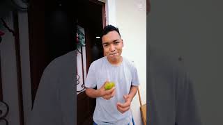 Cojiendo mango youtubeshorts comedy larin comedia shorts [upl. by Dreyer]