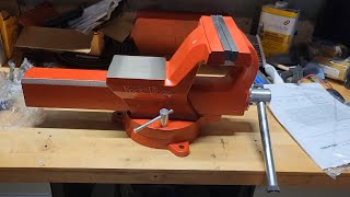 Yost ADI8 Austempered Ductile Iron Bench Vise Unboxing and walkaround [upl. by Nahtannhoj]