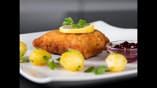 Gefüllte KäseSchnitzel mit Petersilienkartoffeln [upl. by Eniamert]