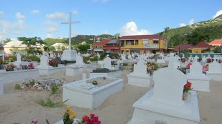 quotUne sépulture simplequot Ce que lon sait de linhumation de Johnny prévu à SaintBarthélemy [upl. by Aneahs]