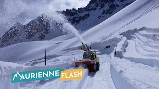 Déneigement des cols  Col du Galibier [upl. by Einad361]