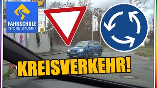 Richtig in den Kreisverkehr einfahren  Kreisverkehr einfach erklärt  Fahrschule Stumpf in Nürnberg [upl. by Loralyn]