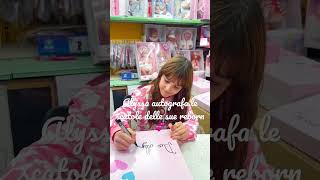 Alyssa autografa le sue bambole [upl. by Jeramie]